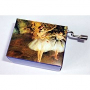 Hrací strojek hraje Čajkovskij květinový valčík