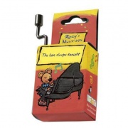 Hrací strojek hraje melodii The lion sleeps tonight