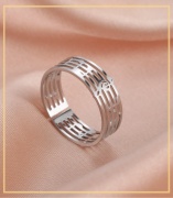 Ozdobný prstýnek - stříbrná barva