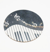 Dřevěný podtácek s klavírním uměleckým designem 5
