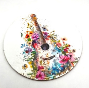 Dřevěný podtácek s kytarovým designem 5