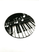 Černo bílý podtácek s klaviaturou 3