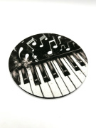 Černo bílý podtácek s klaviaturou 4