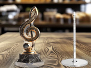 2D stojánek s motivem zlatého houslového klíče